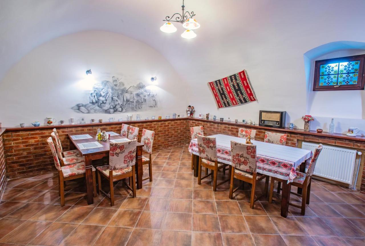 Hotel Conacul Domnesc à Scheia Extérieur photo