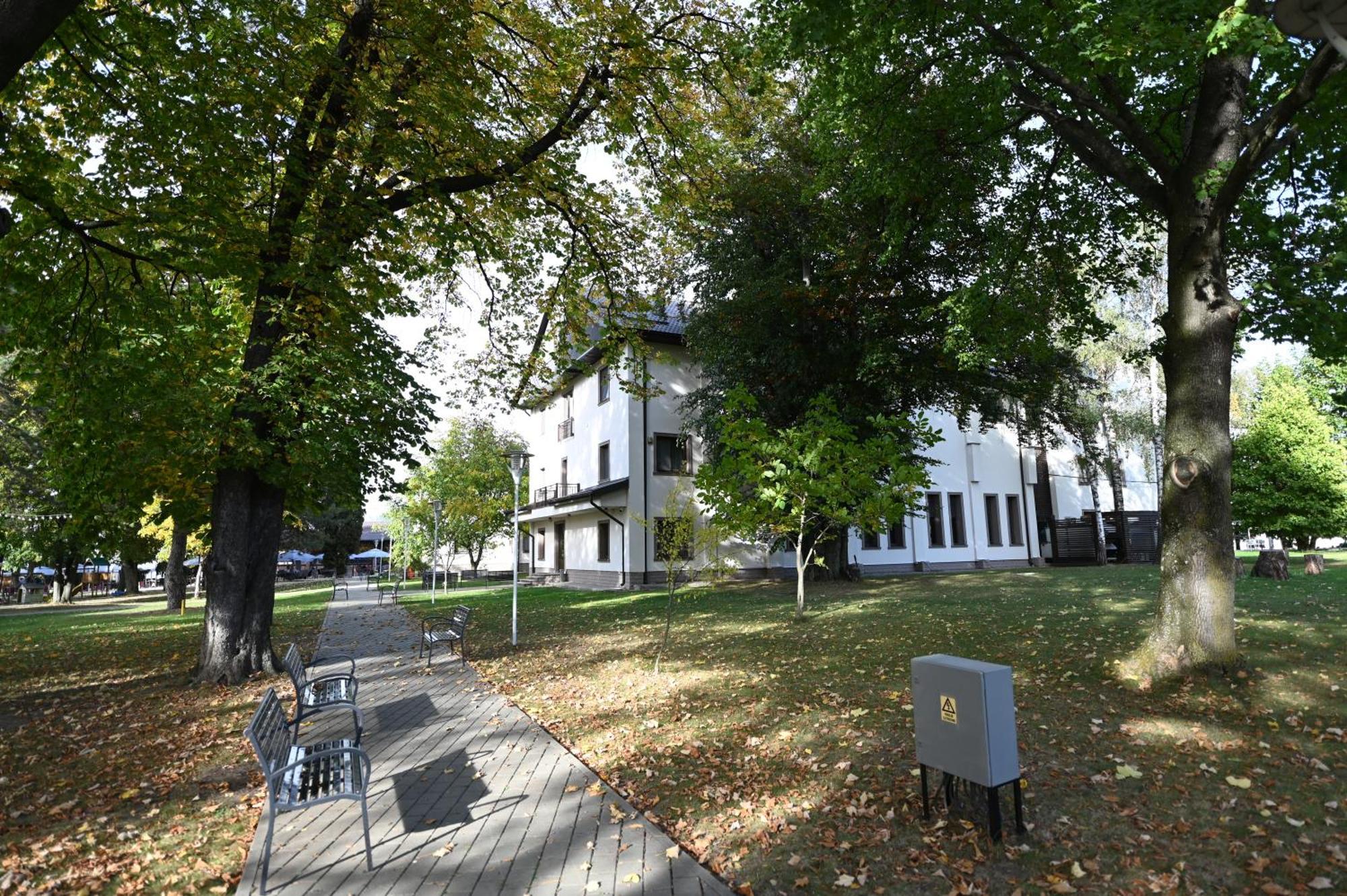 Hotel Conacul Domnesc à Scheia Extérieur photo