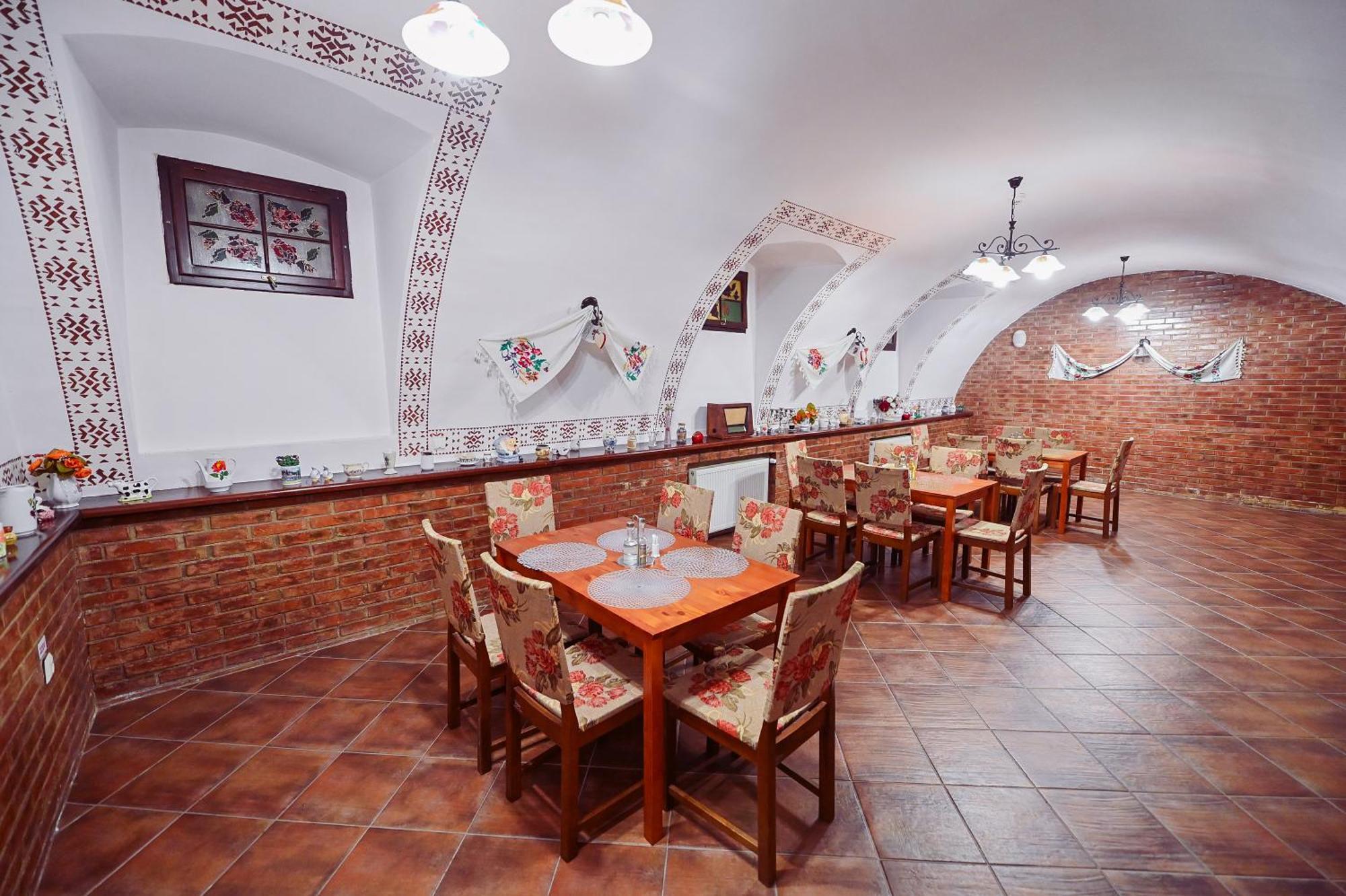 Hotel Conacul Domnesc à Scheia Extérieur photo