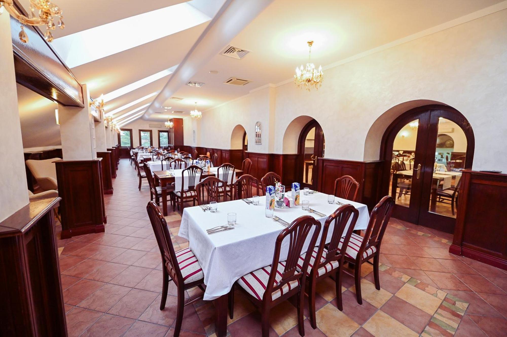 Hotel Conacul Domnesc à Scheia Extérieur photo