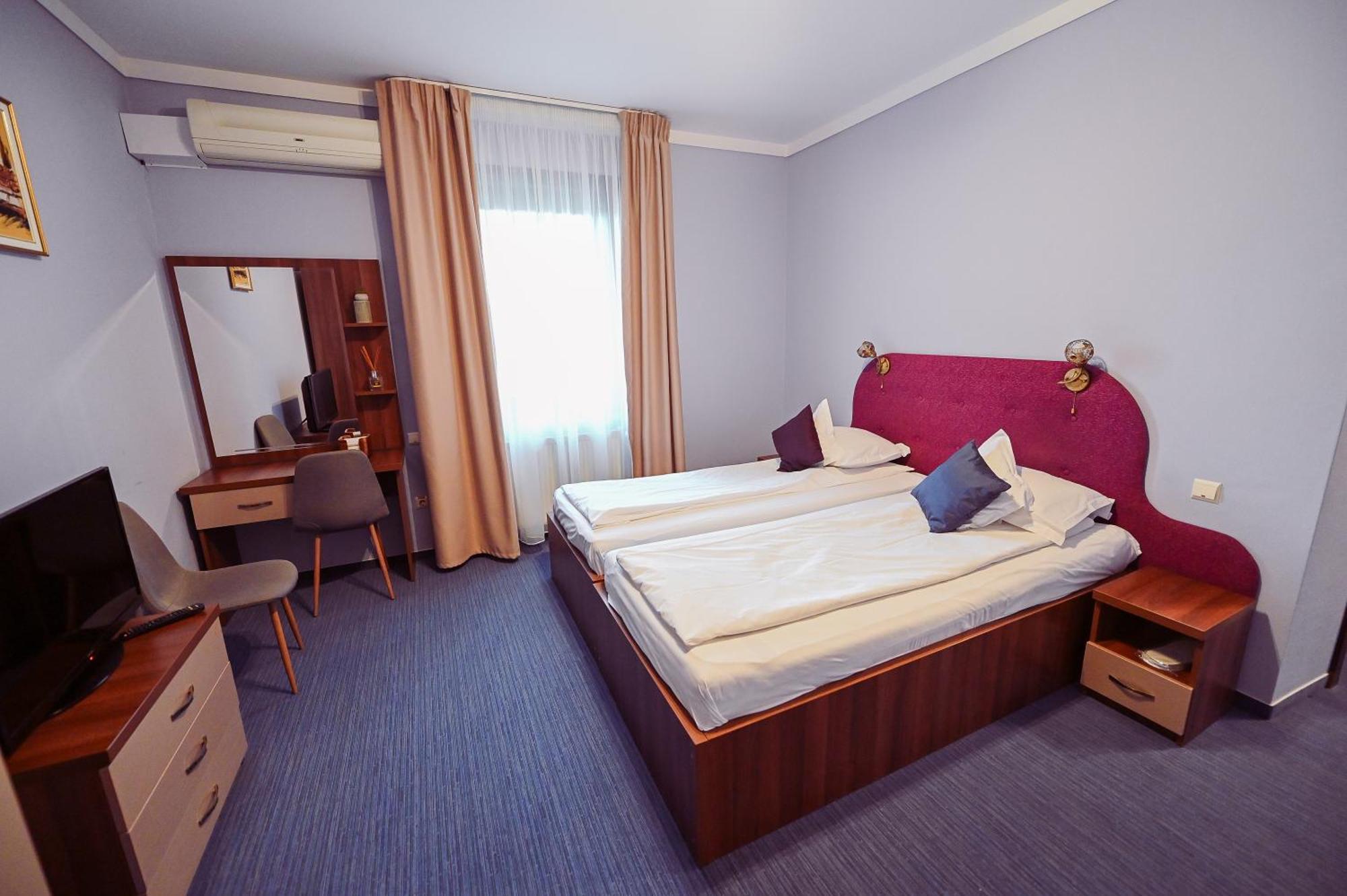 Hotel Conacul Domnesc à Scheia Extérieur photo