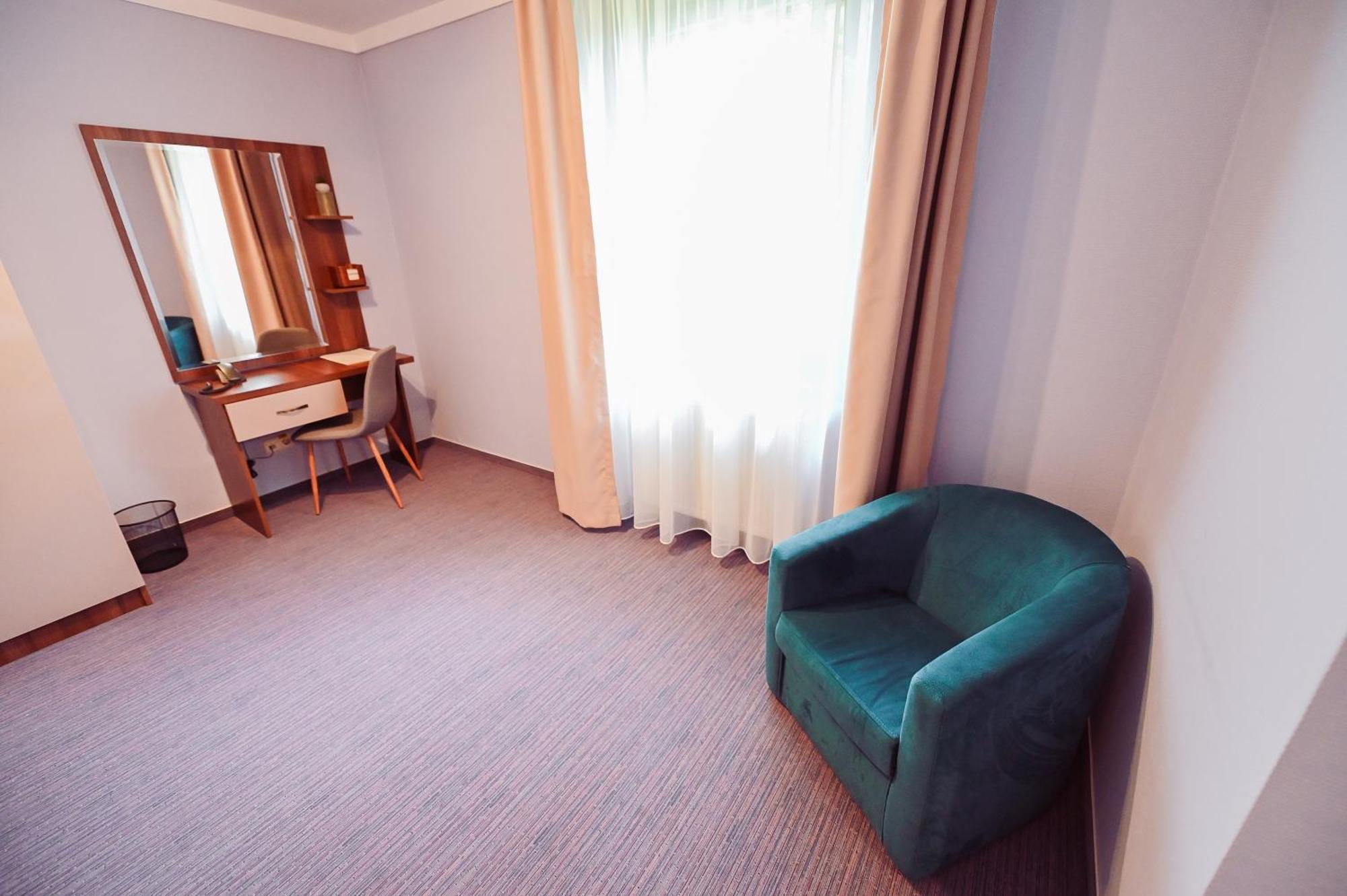 Hotel Conacul Domnesc à Suceava Extérieur photo